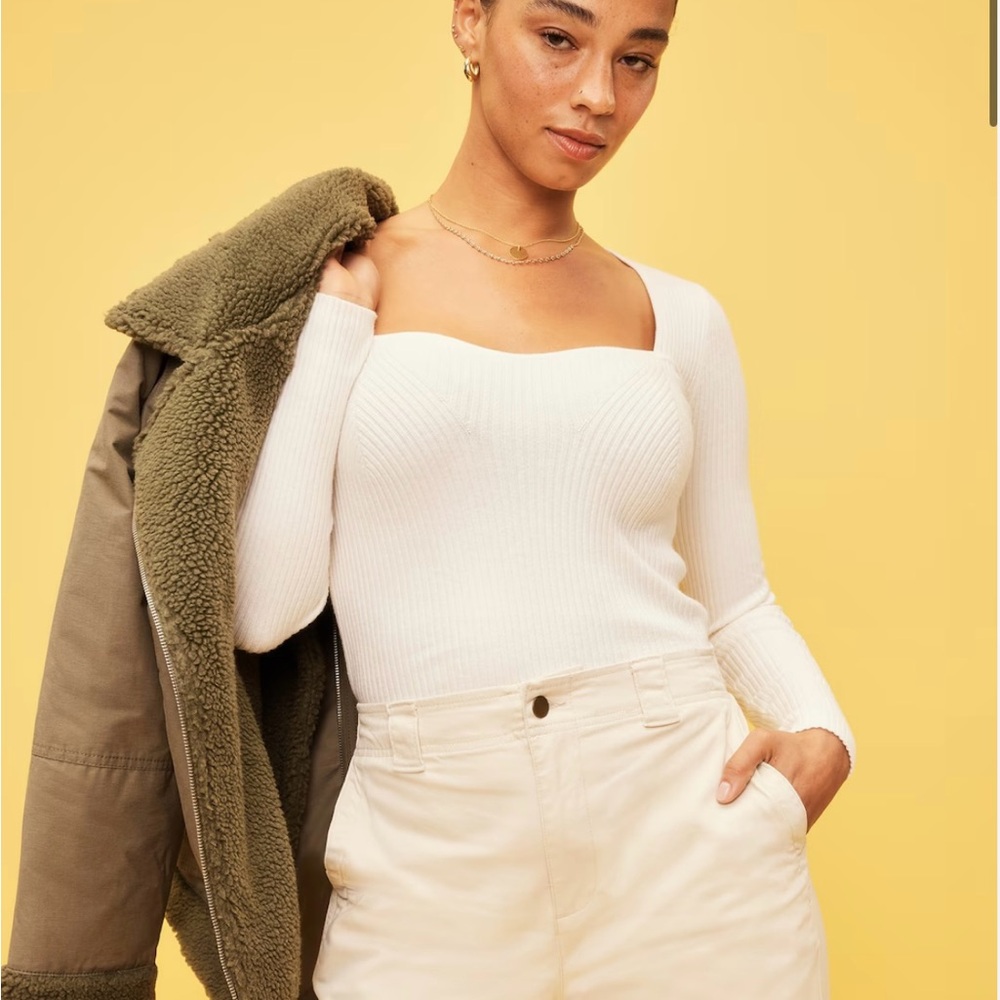 Fitted rib knit sweater